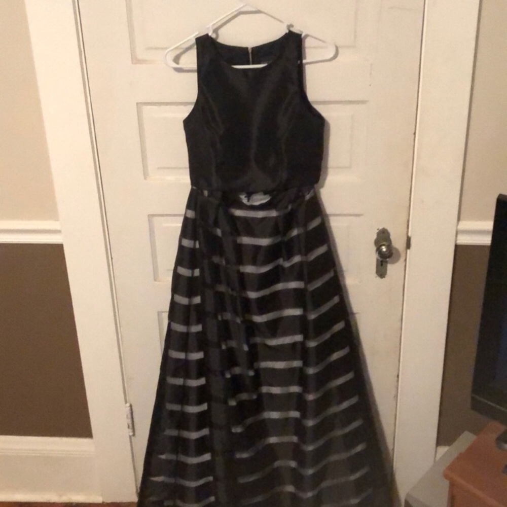 Black/white 2 piece prom dress